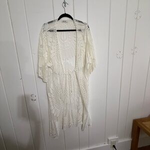 Elegant White Lace Kimono size M boho or beach vibes